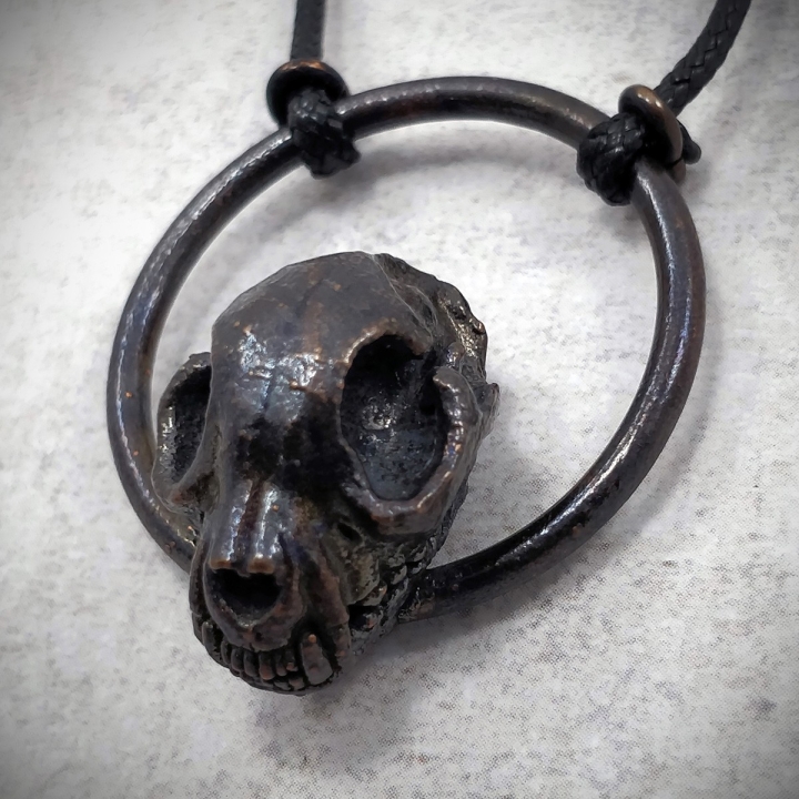 collier bijou crâne chat cuivre calciné noir skull morbide