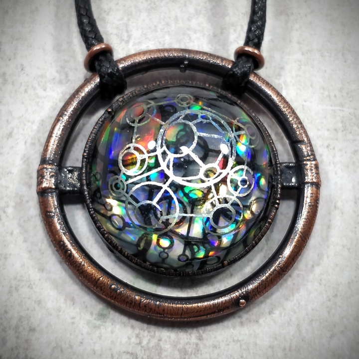 collier bijou holo holographique indus industriel biomec biomech biomecanique science fiction