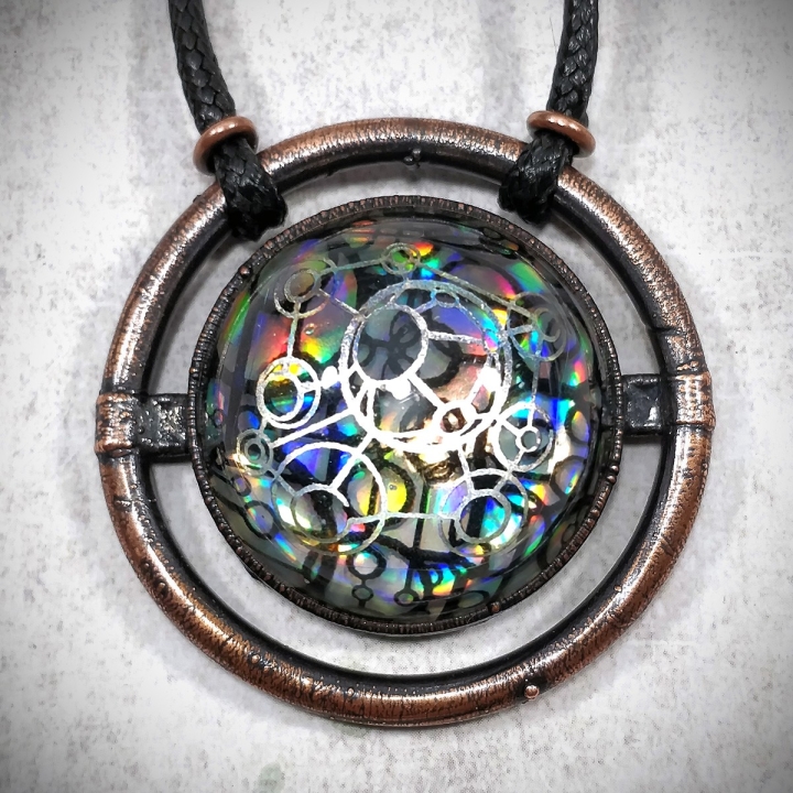 collier bijou holo holographique indus industriel biomec biomech biomecanique science fiction