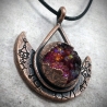 Pendentif cuivre géode cristal rune glyphe cluster rouge boréal mystique ésotérique