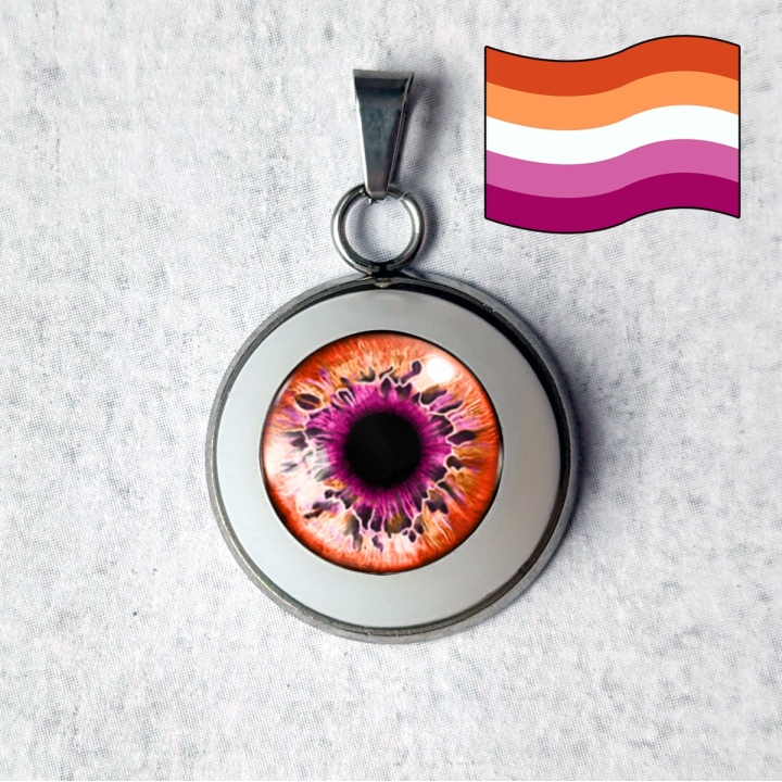 pendentif collier œil oeil yeux humain lgbt lgbtqia queer féministe lesbian lesbienne