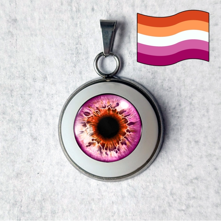 pendentif collier œil oeil yeux humain lgbt lgbtqia queer féministe lesbian lesbienne