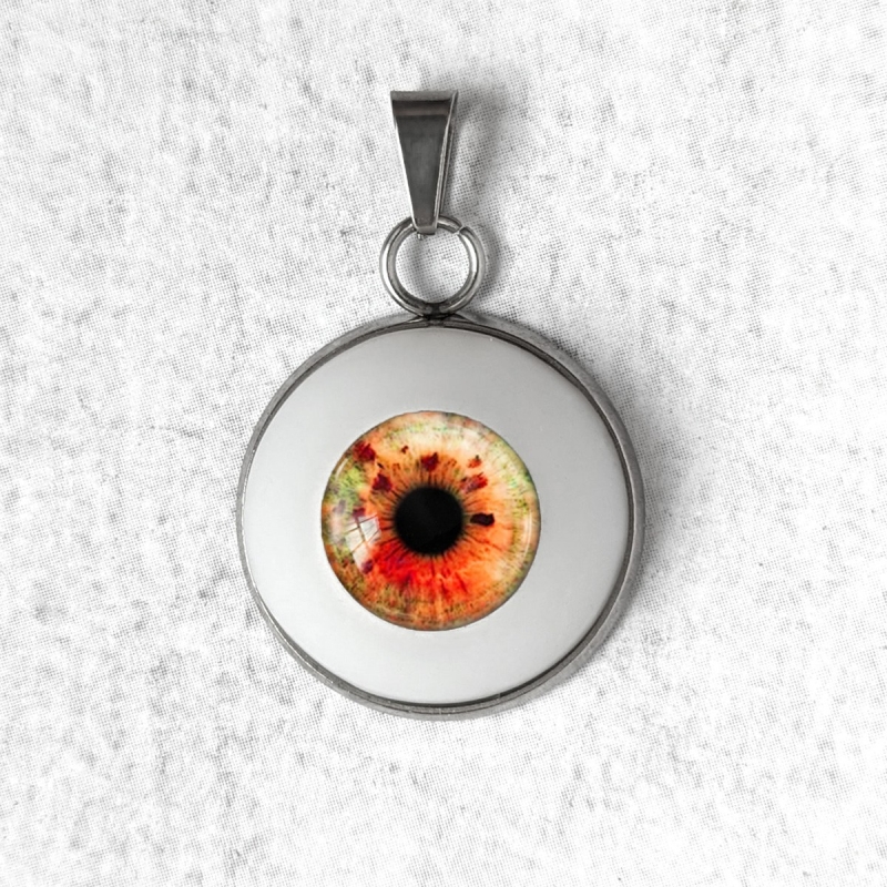 collier pendentif bijou œil humain oeil yeux creepy halloween marron
