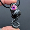 tentacule alien oeil rouge violet