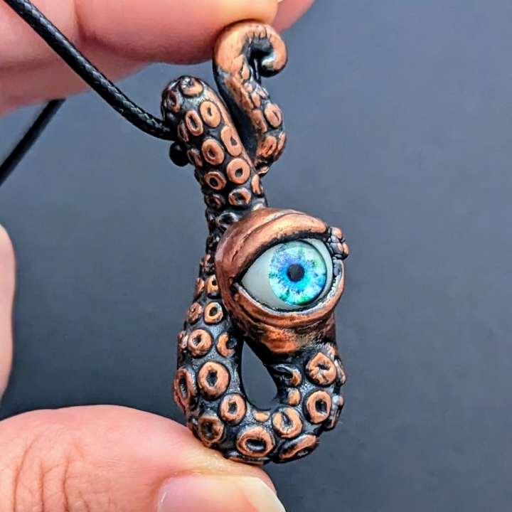 Tentacule alien oeil bleu