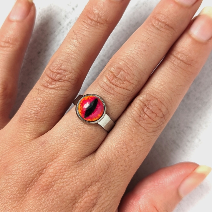 Bague oeil chat rouge
