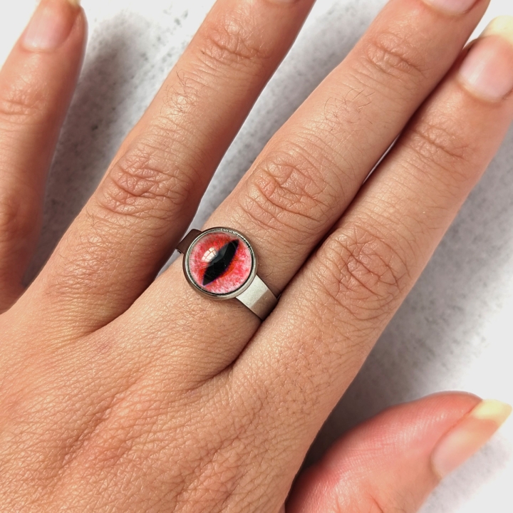 Bague oeil chat rouge